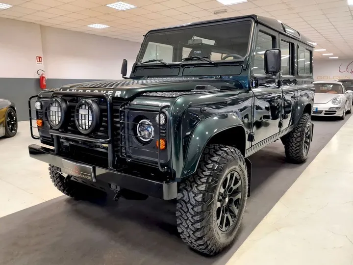 Land Rover Defender
