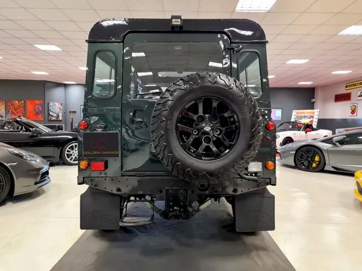 Land Rover Defender