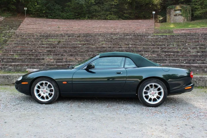 Jaguar XKR