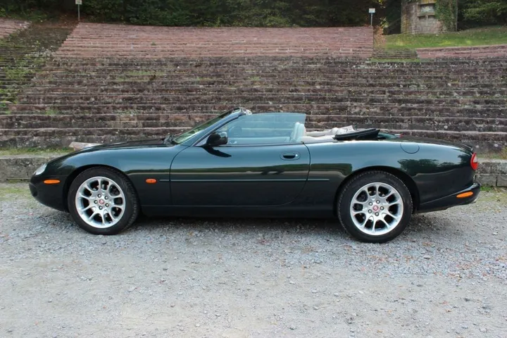 Jaguar XKR