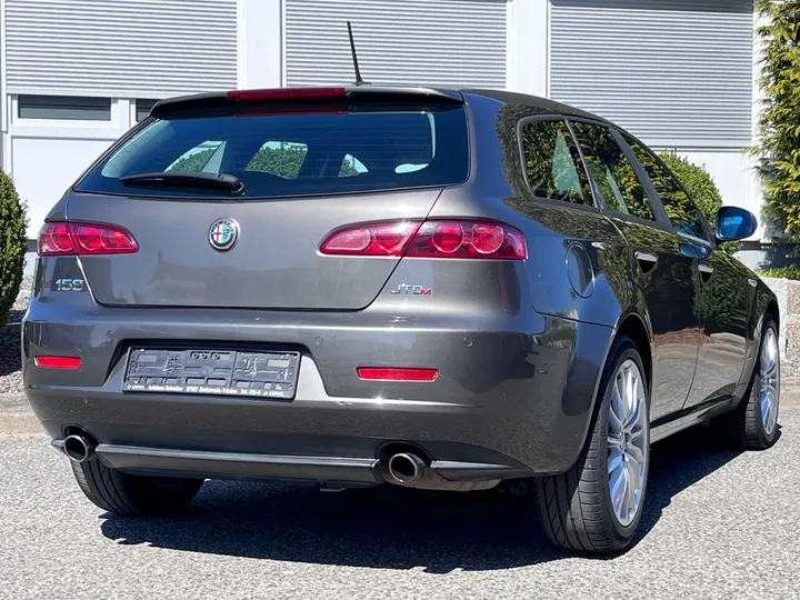 Alfa Romeo 159