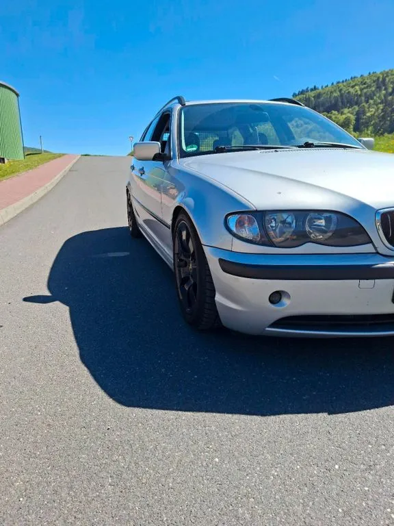 BMW 320