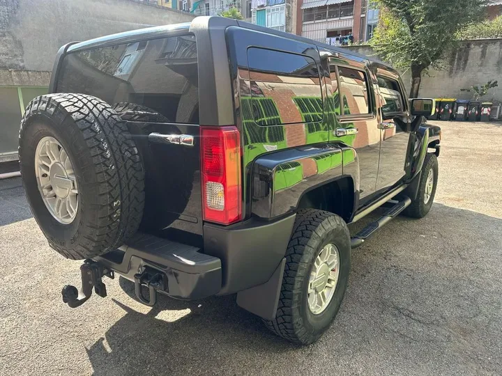 Hummer H3