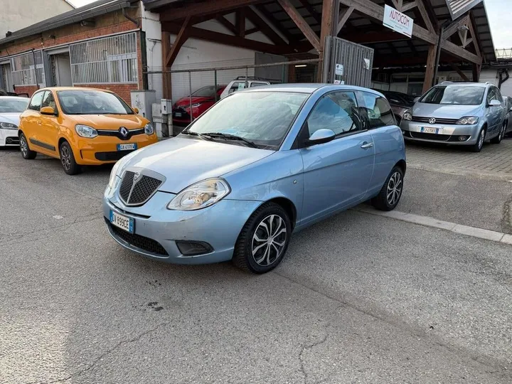 Lancia Ypsilon