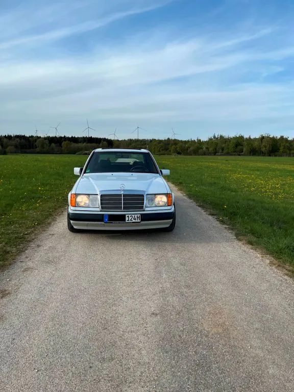 Mercedes-Benz 230