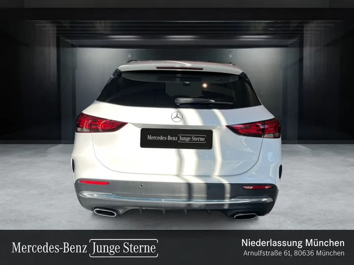 Mercedes-Benz GLA 200
