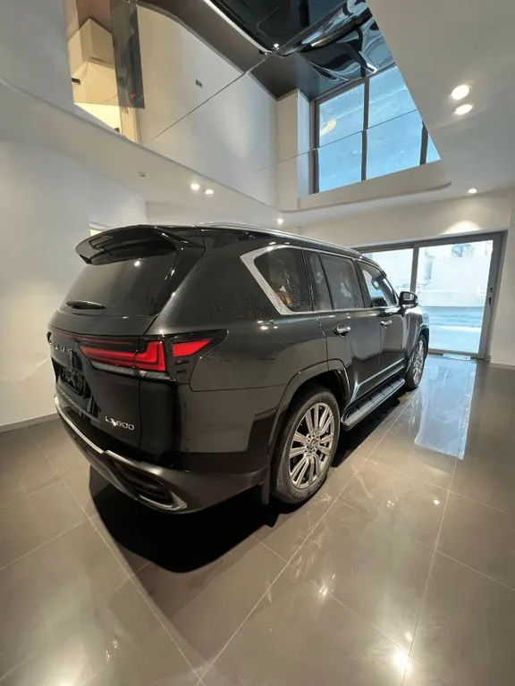 Lexus LX 600