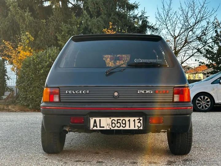 Peugeot 205