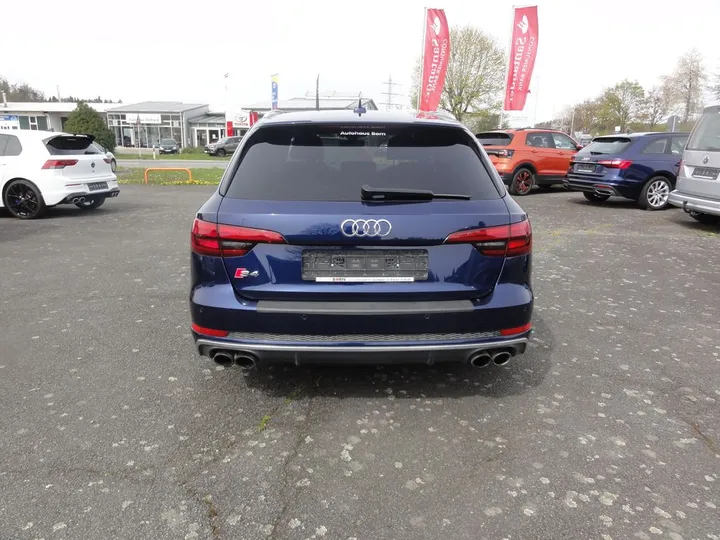 Audi S4