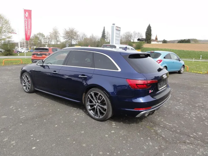 Audi S4
