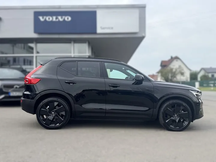 Volvo EX40