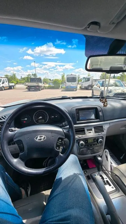 Hyundai SONATA