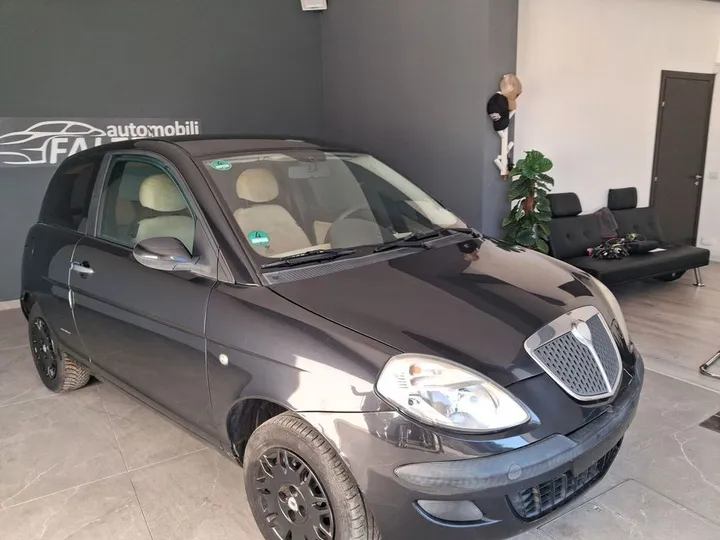 Lancia Ypsilon