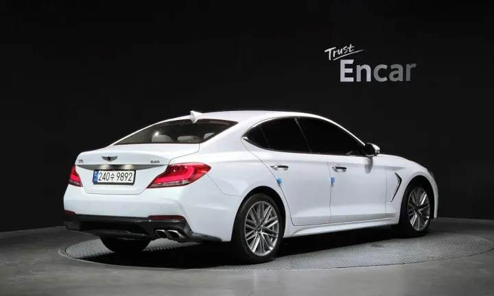 Genesis G70