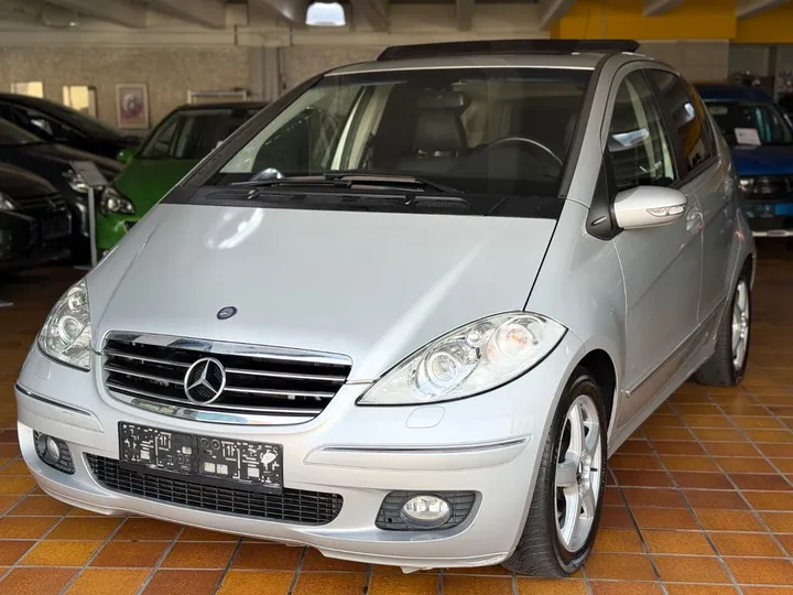 Mercedes-Benz A 200