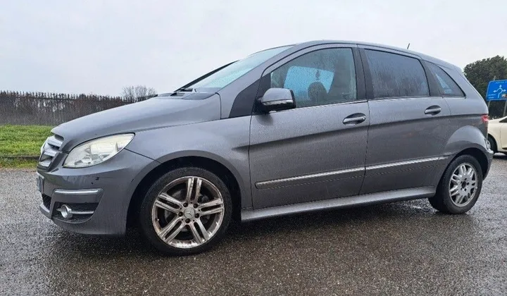 Mercedes-Benz B 200