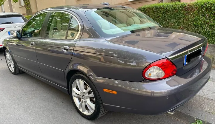 Jaguar X-Type