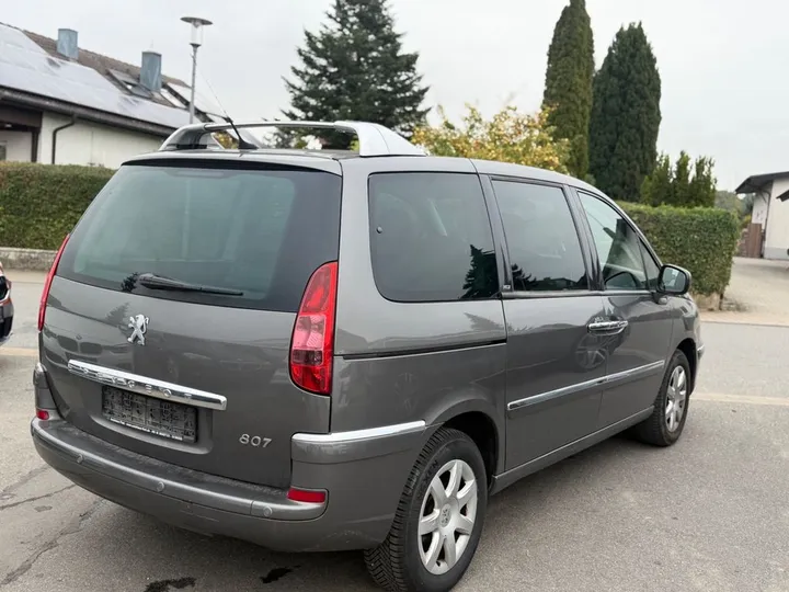 Peugeot 807