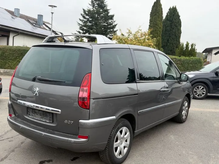 Peugeot 807