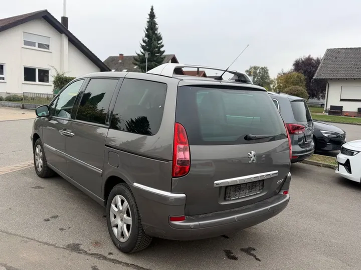 Peugeot 807