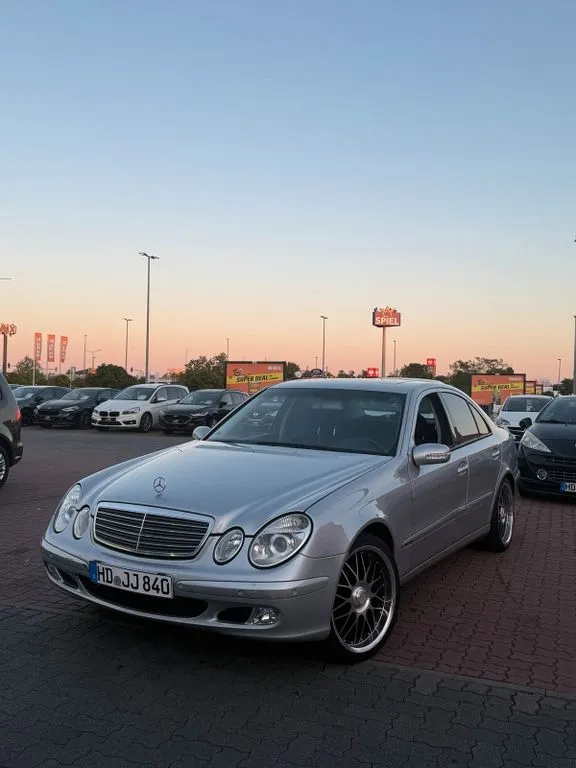 Mercedes-Benz E 220