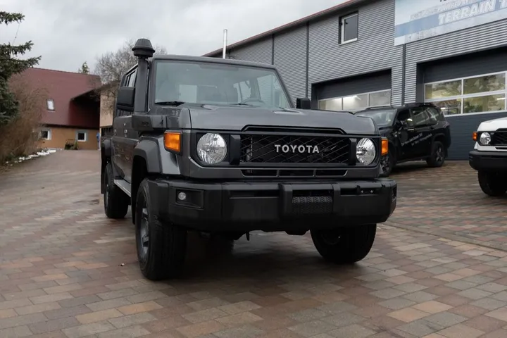 Toyota Land Cruiser