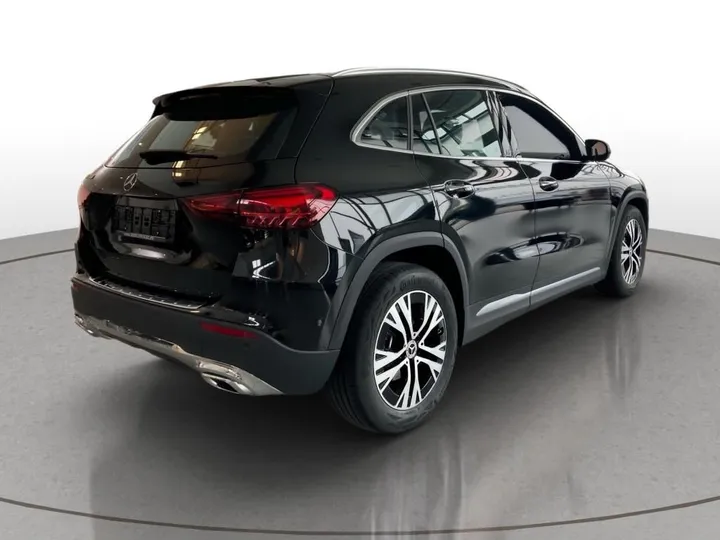 Mercedes-Benz GLA 180