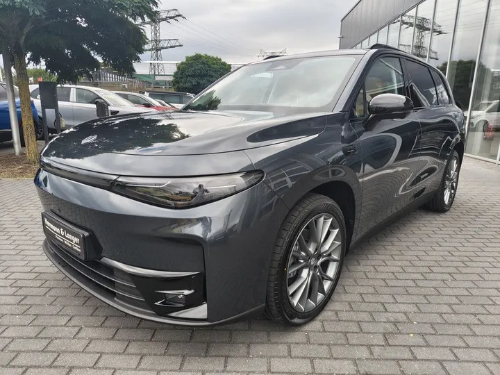 Leapmotor C10