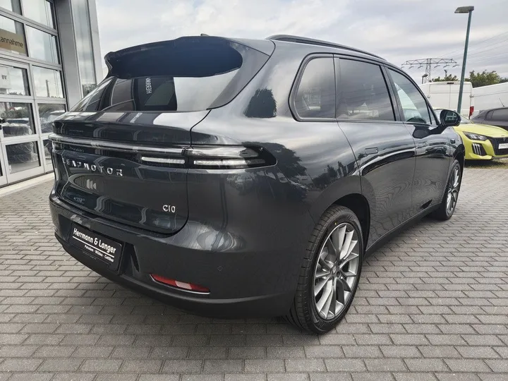 Leapmotor C10