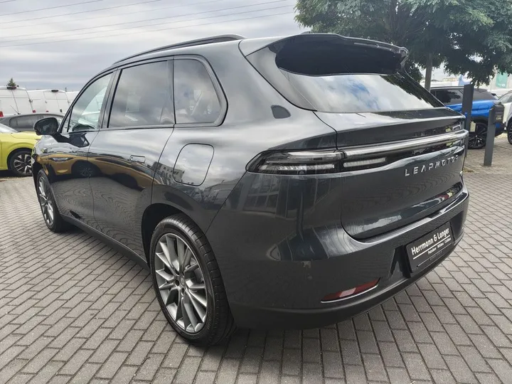 Leapmotor C10
