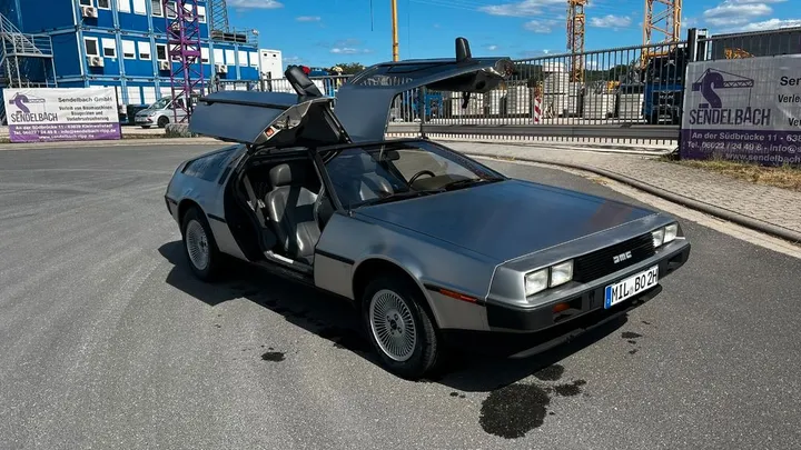 DeLorean DMC-12