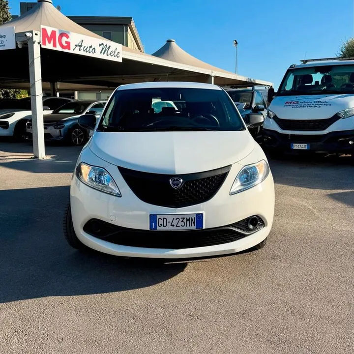 Lancia Ypsilon