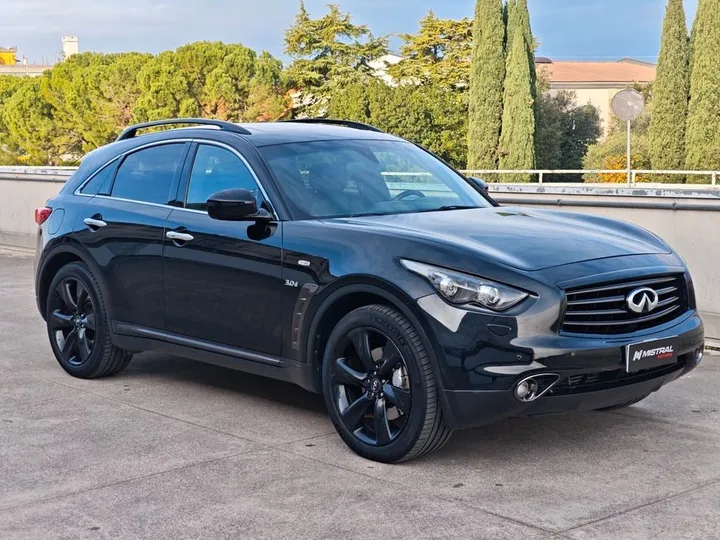 Infiniti QX70