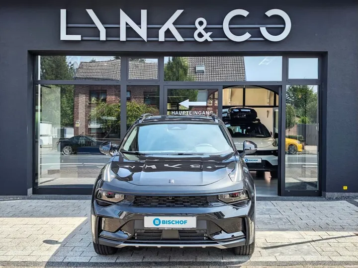 Lynk&Co 01