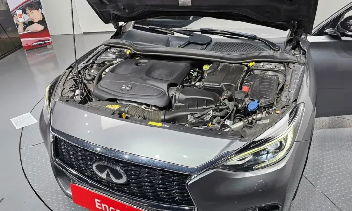 Infiniti Q30