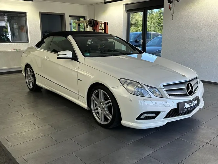 Mercedes-Benz E 200