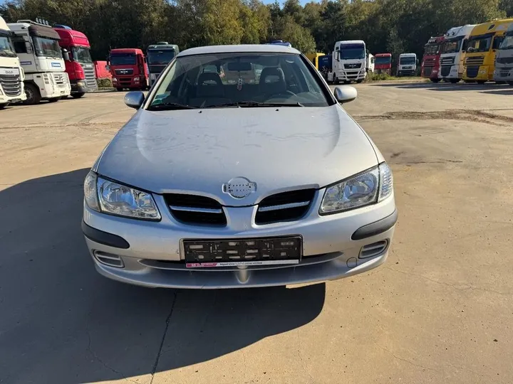 Nissan Almera