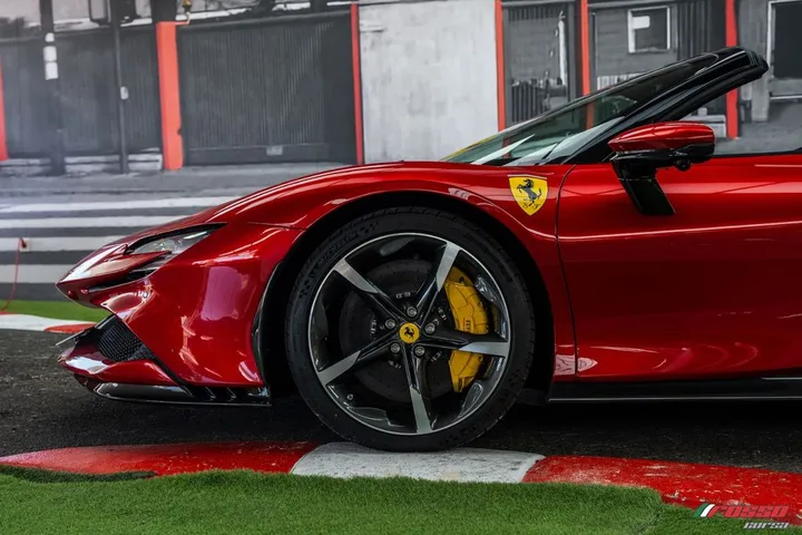 Ferrari SF90