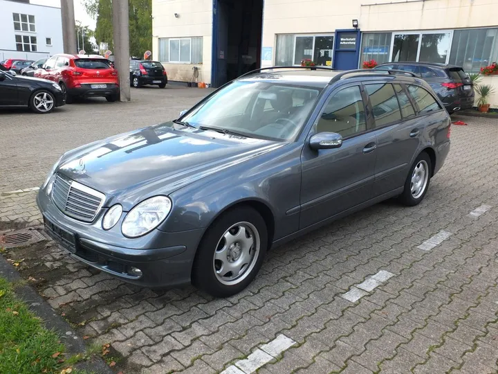 Mercedes-Benz E 220