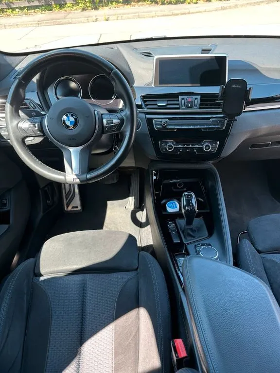 BMW iX1