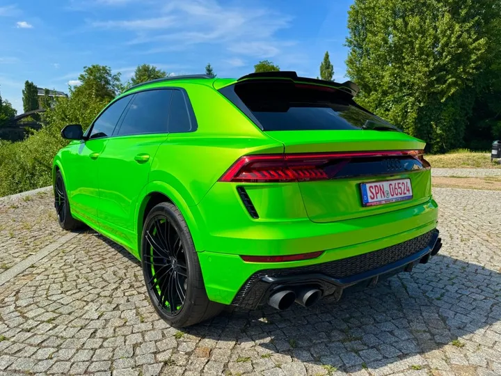Audi RSQ8