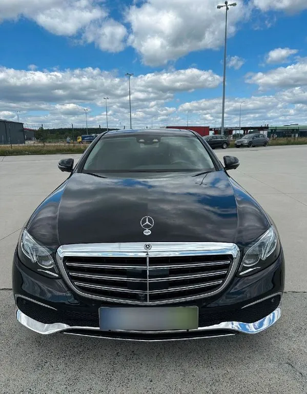Mercedes-Benz E 220