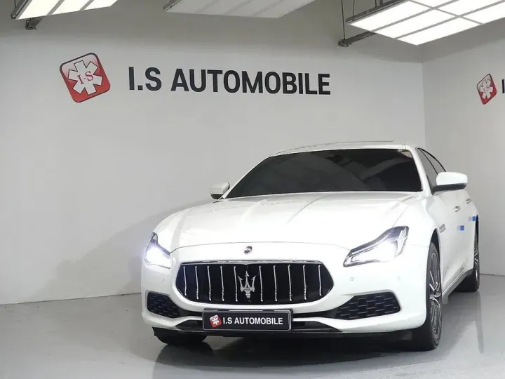Maserati Quattroporte