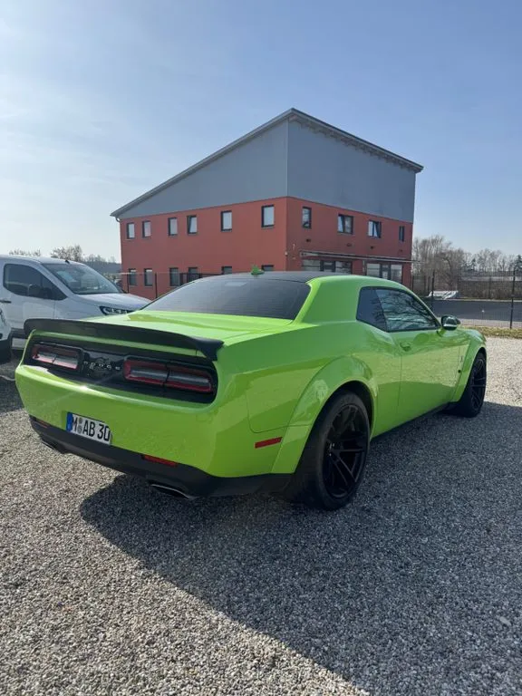 Dodge Challenger