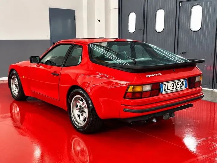 Porsche 924
