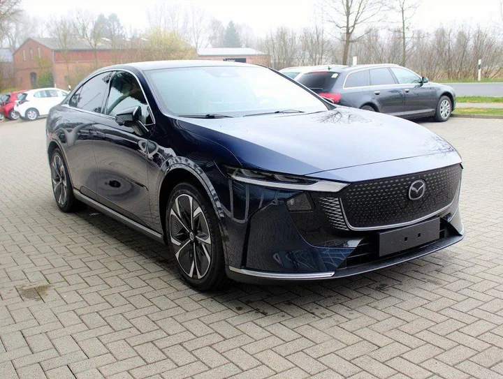 Mazda 6e