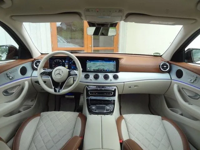Mercedes-Benz E 220