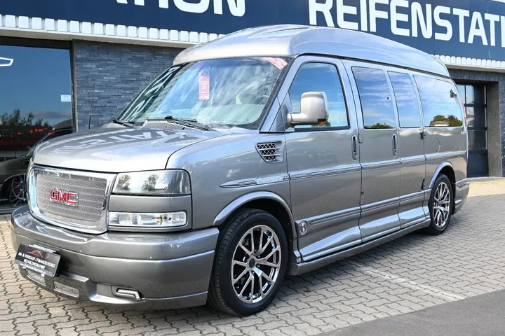 GMC Savana