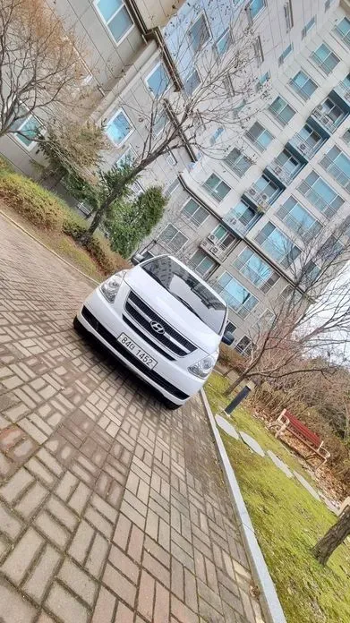 Hyundai Starex