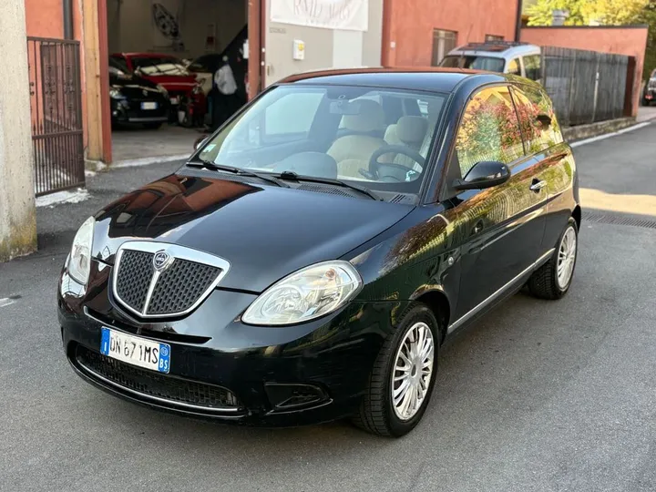 Lancia Ypsilon